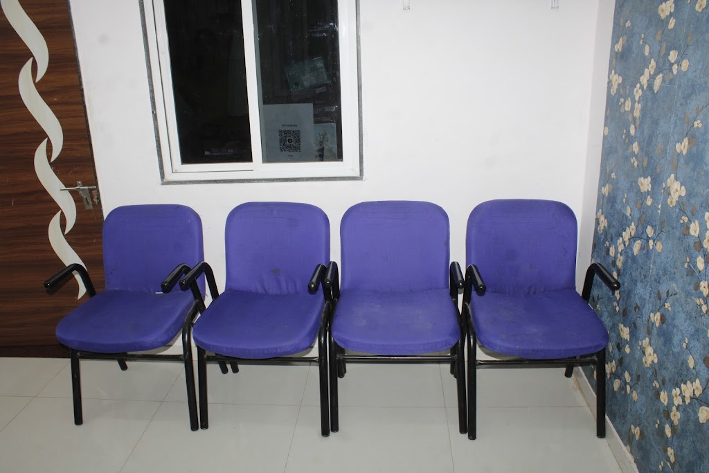 Unique Beauty Parlor Training Centre Best Beauty Parlour Makeup Artist Hair Skin Salon Bridal Makeup In Lunawada