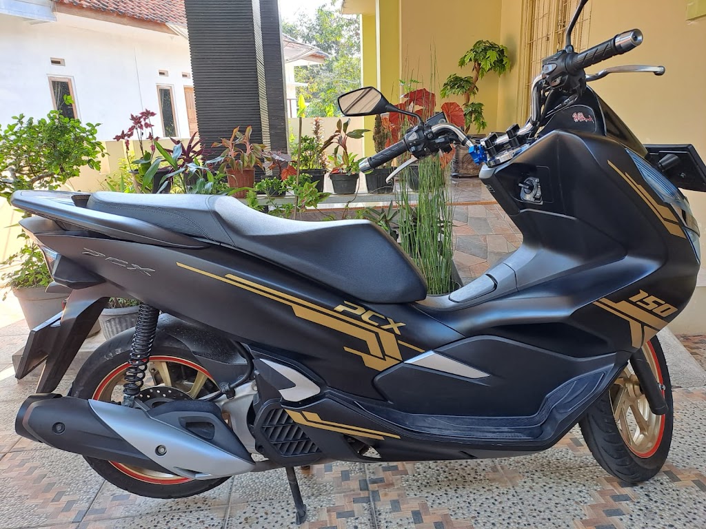 Dens variasi kuningan