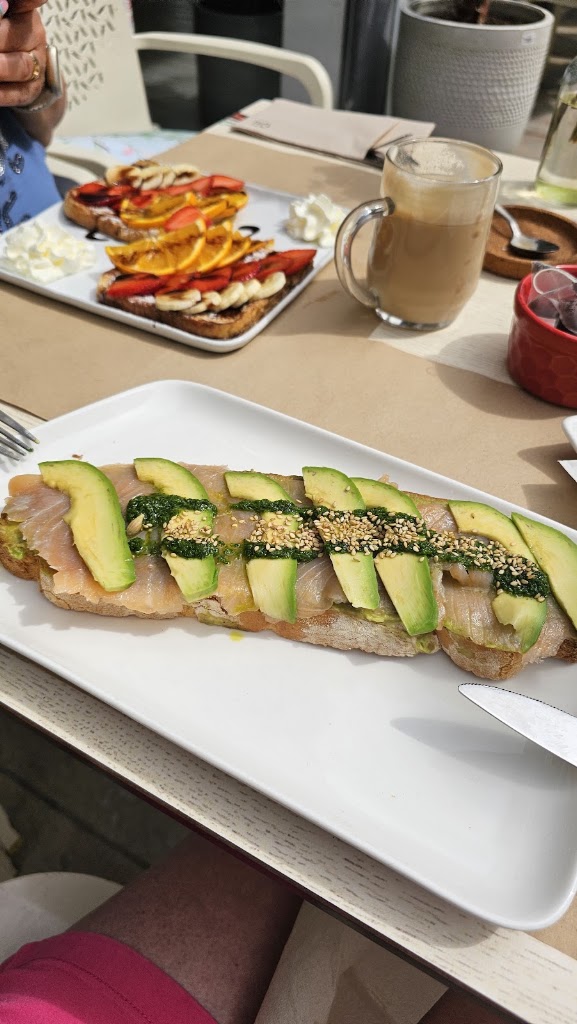 Mozaik Coffee Bakery — Cafe