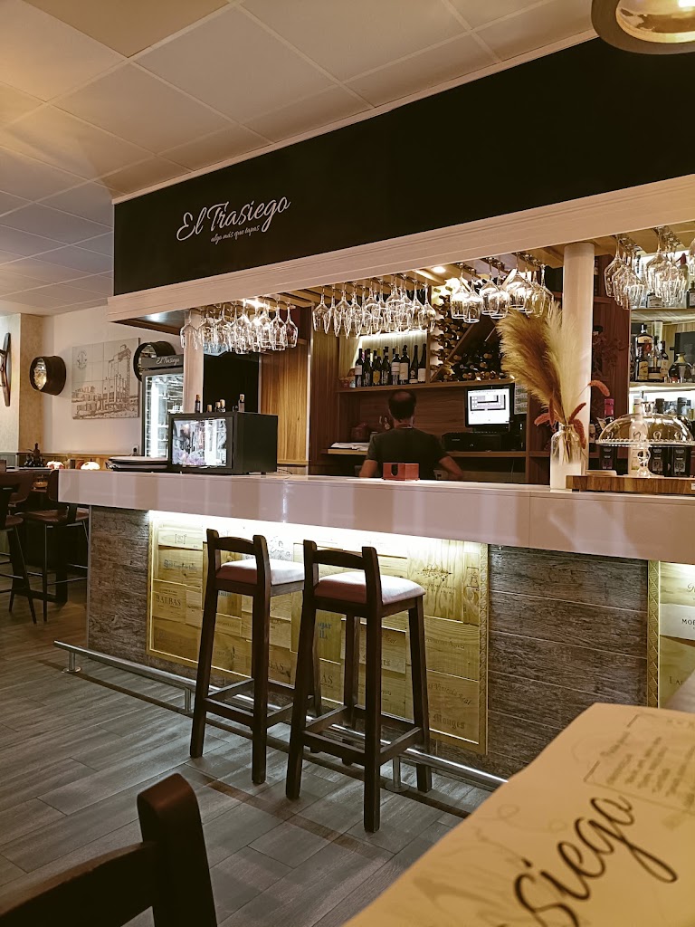 Cerveceria Vinateria El Trasiego — Ambiente