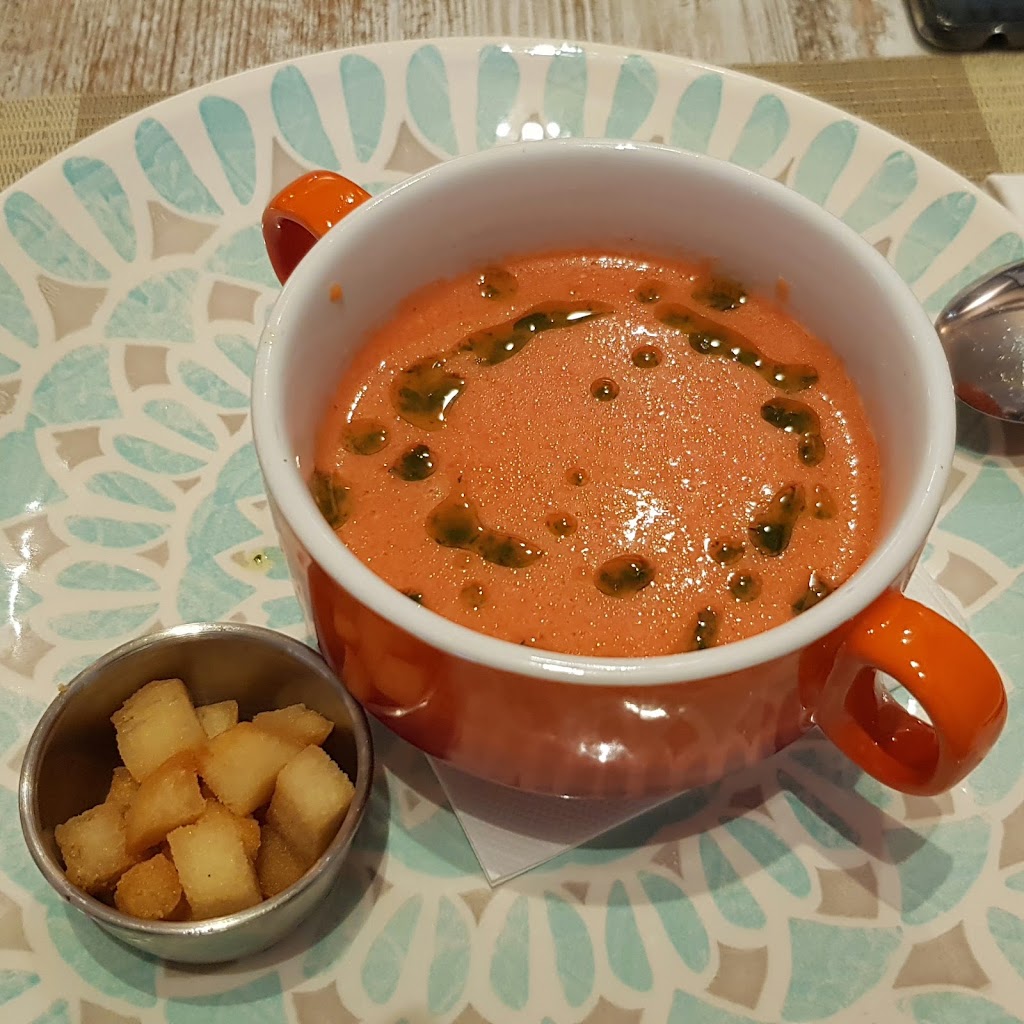 Alazena Restaurante — Comida y bebida