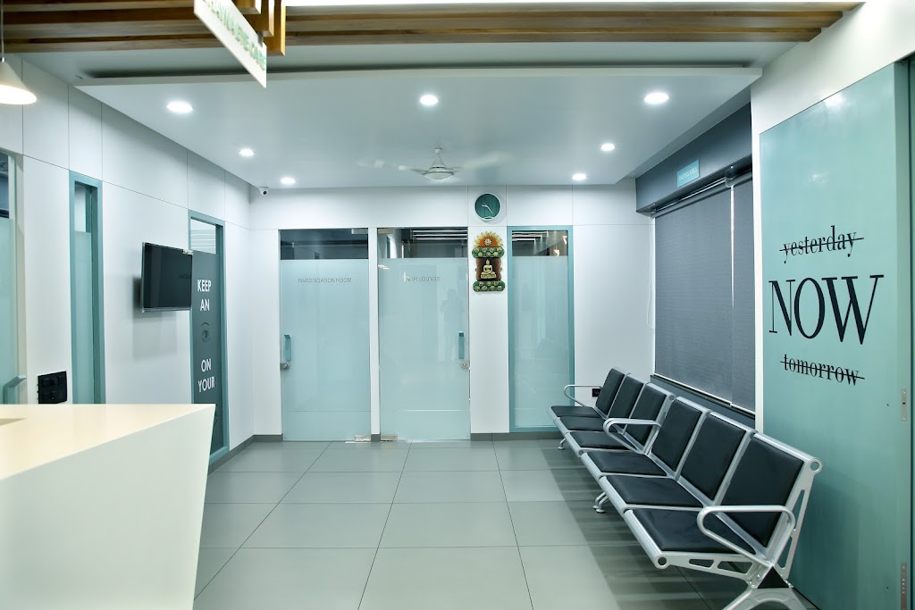 Dr Kaivan Shah Glaucoma Specialist Cataract Surgeon Bhavna Superspeciality Eye Care