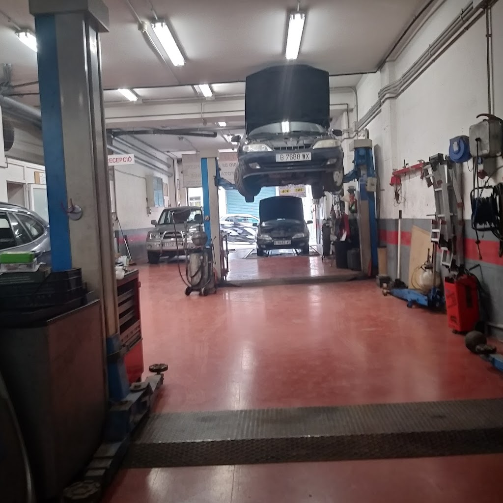 Nicolau Autotaller — Interior