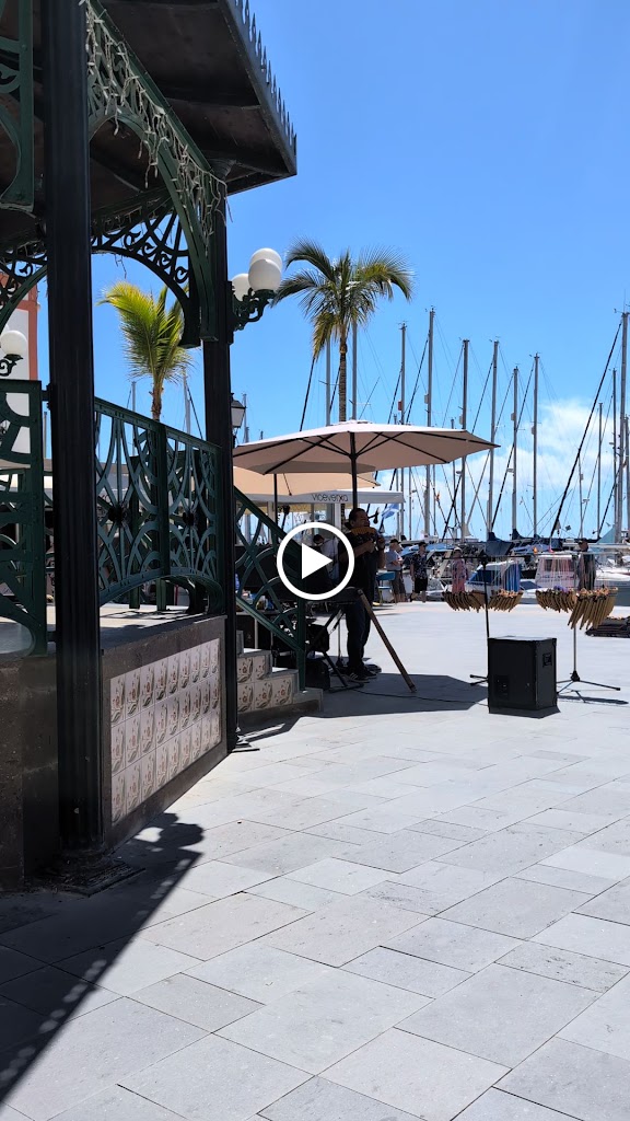Capitan Hook ( Captain Hook ) Puerto de Mogan - Gran Canaria — Videos