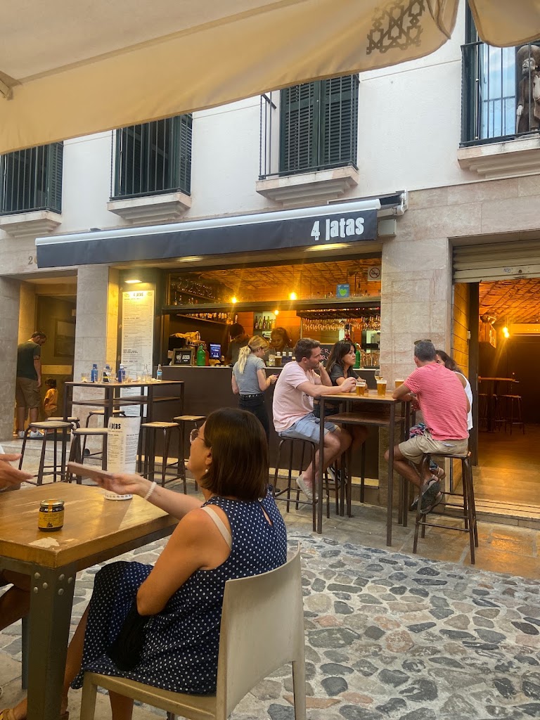 4 Latas Torredembarra — Ambiente