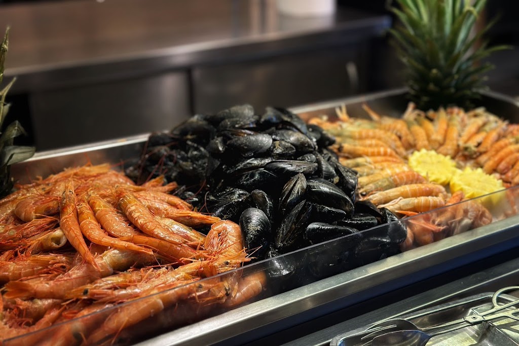 Colonial Buffet — Comida y bebida