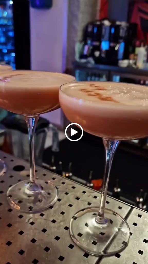 Blue Orange Lounge / Pool House Terrace — Videos