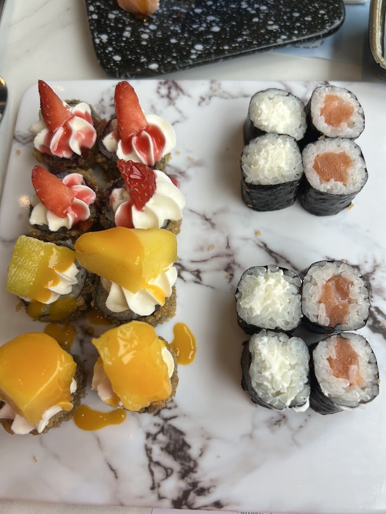 Usuki (Molins de rei) — Comida y bebida