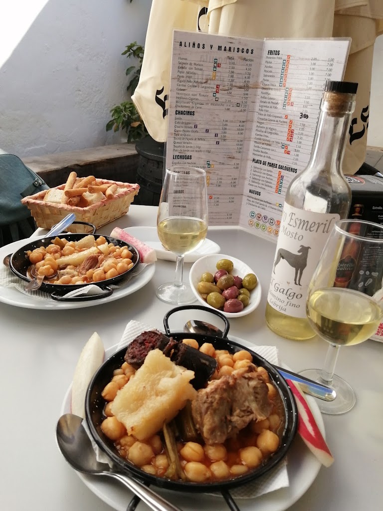 BODEGUITA EL GALGO — Comida y bebida