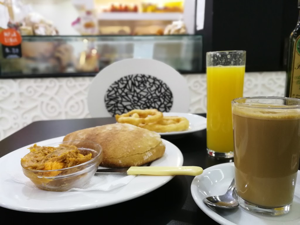 Cafeteria Dulces y Panaderia Santiago — Cafe