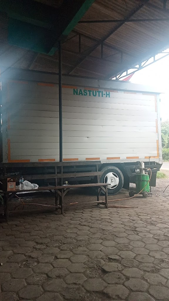 Ganti oli mbak Eni