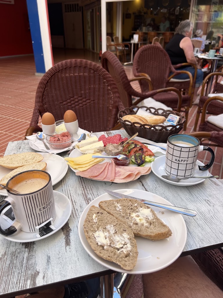 Moin Moin GC — Comida y bebida