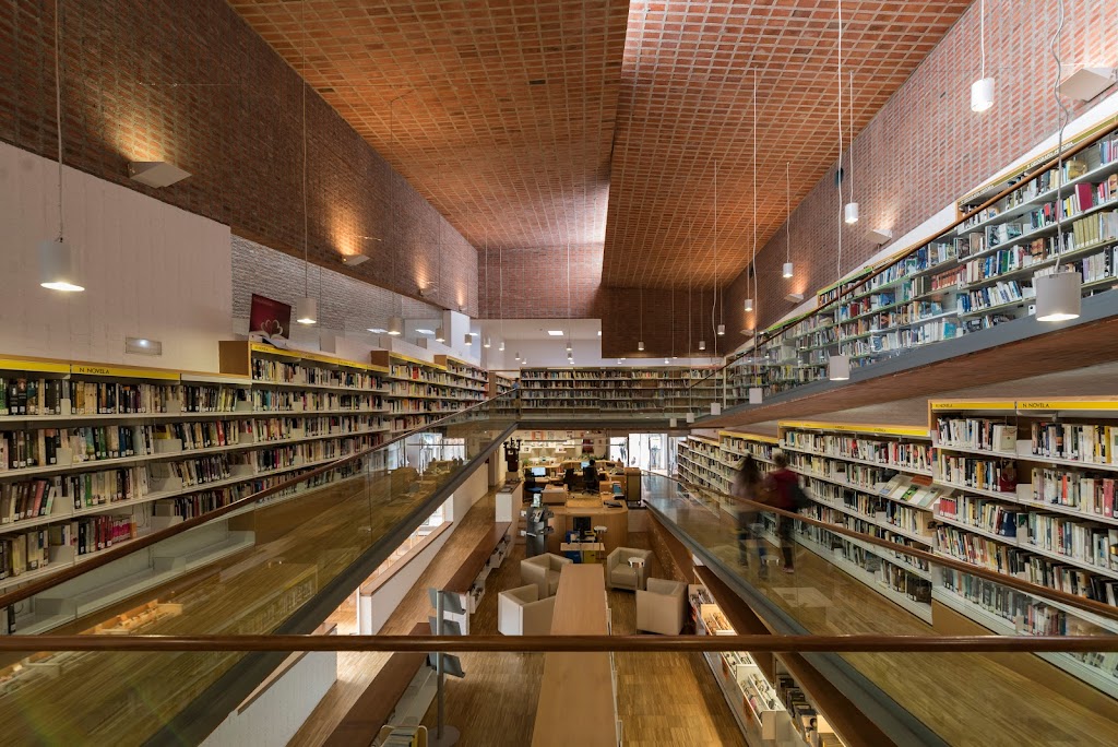 Biblioteca Municipal F. Lazaro Carreter