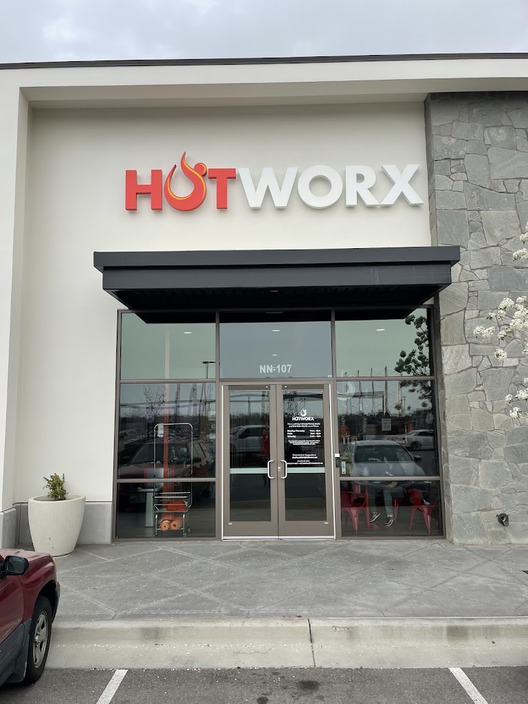  HOTWORX - Farmington, UT - Station Park