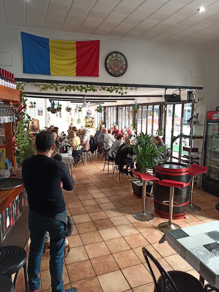 +QUE Bar Restaurante. — Ambiente