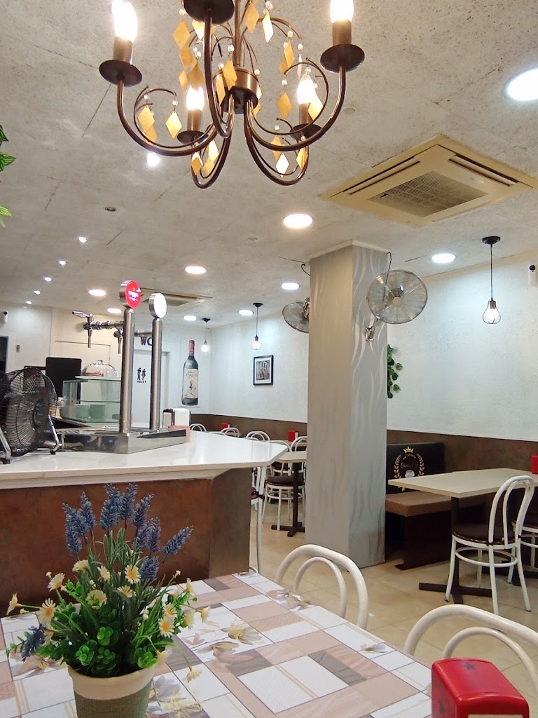 Charliss Cafe — Ambiente