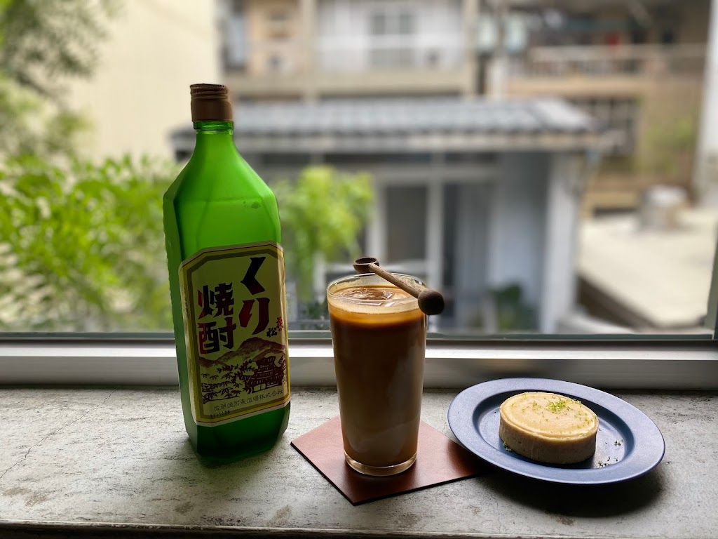 ｜koou coffee｜進入屋物清酒上二樓 /｜無接待12歲以下小朋友 ｜無固定店休 （有店休google會即時修正）｜無訂位服務 的照片