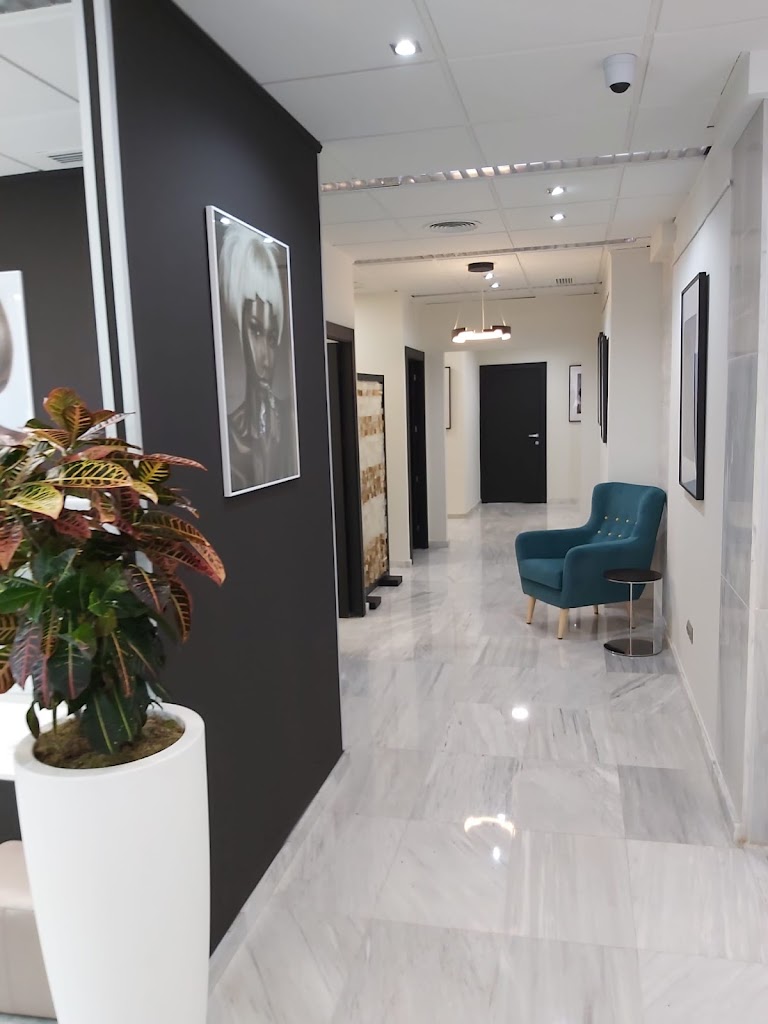 Atelier Bronze Beauty — Interior