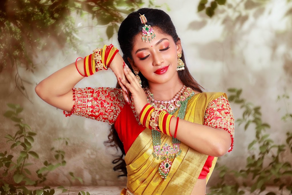 Deglamo Beauty Clinic Salon Makeup Nail Academy