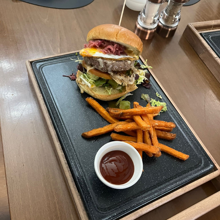 Restaurante L'Attitude Aguilas — Comida y bebida
