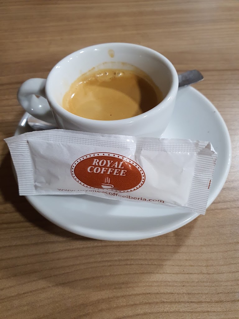 Cafeteria Bar Planeta — Comida y bebida