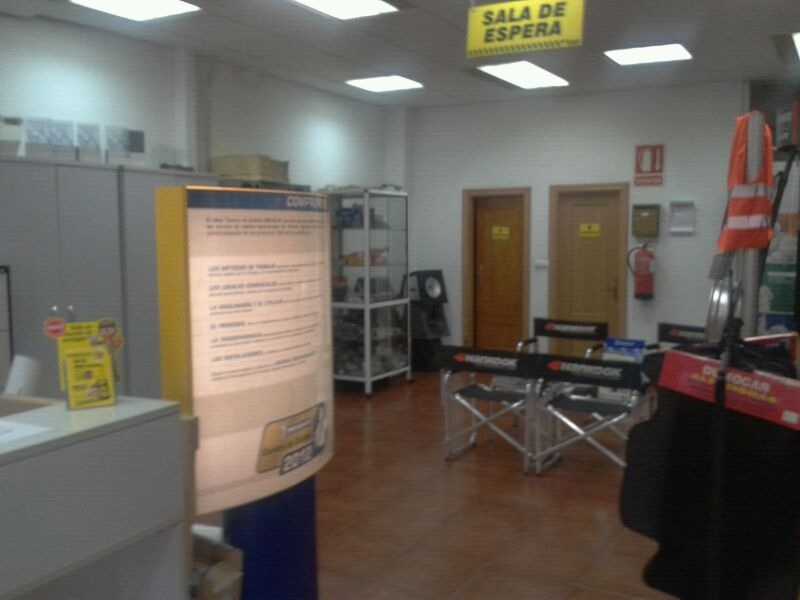 Confortauto Mecanica - Neumaticos Soledad — Interior
