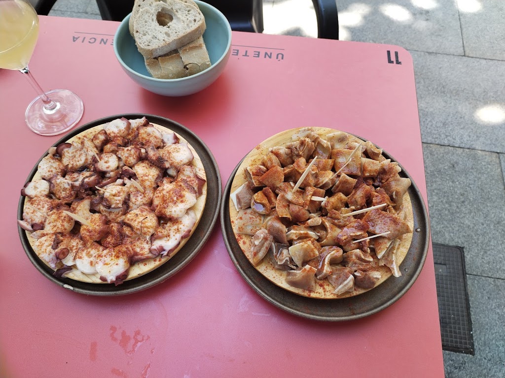 La tasquina — Comida y bebida