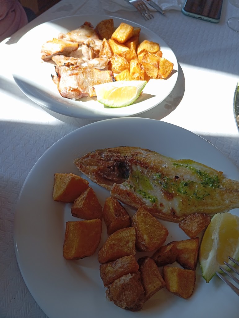 Restaurante Rosa De Los Vientos — Comida y bebida
