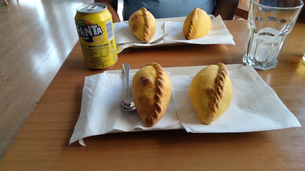 Cafeteria-Cerveceria Casanova — Comida y bebida