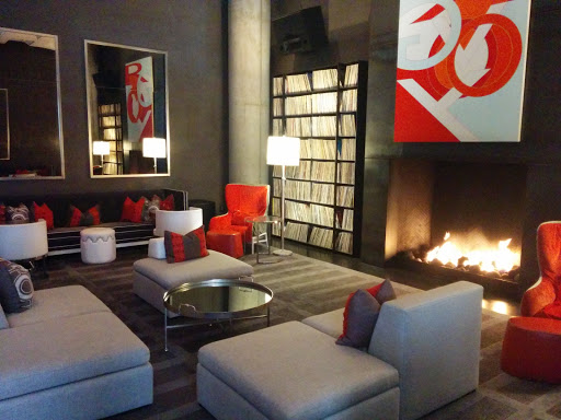 living room loungephoto