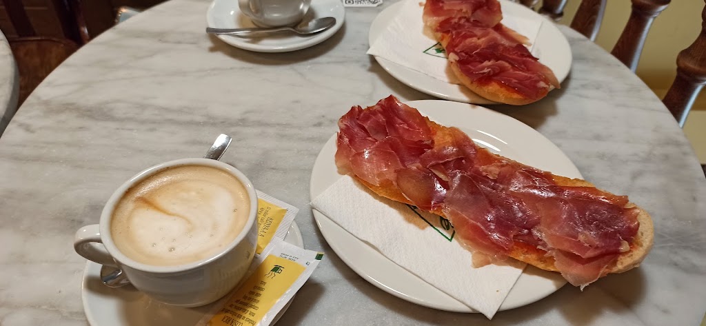 Cafe k-fe — Comida y bebida