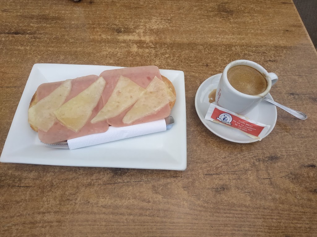 Cafe - Bar Joyma — Comida y bebida