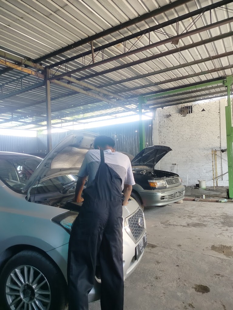 HARMAN'S AUTO GARAGE (on call 24 jam)