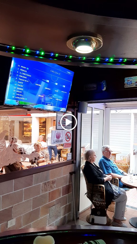 Bar Bermuda-Eck bei Chris