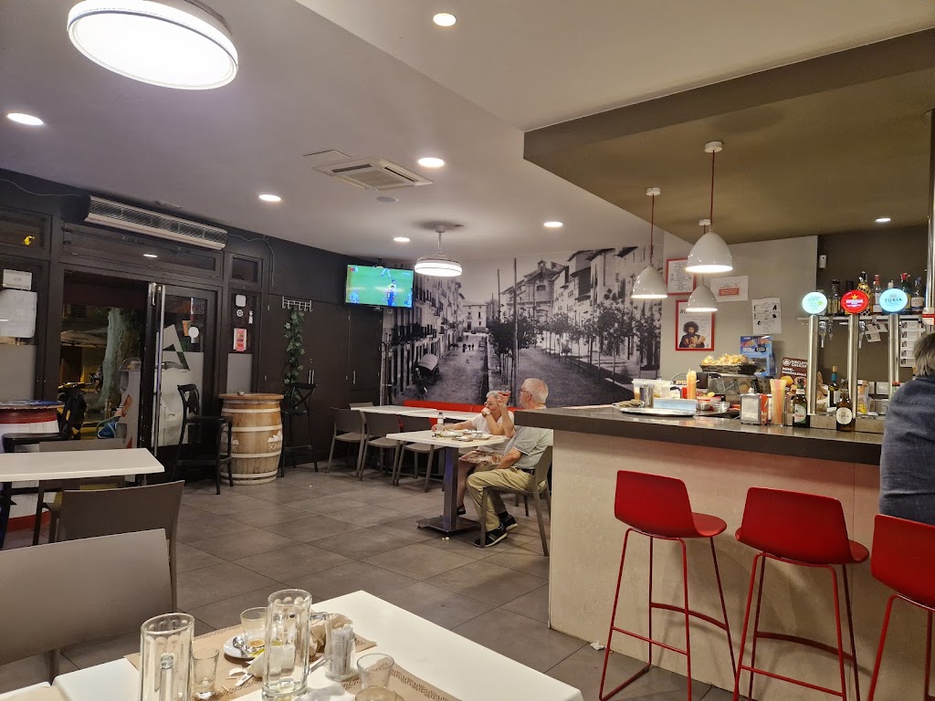 Cafe Bar El Pentagono — Ambiente