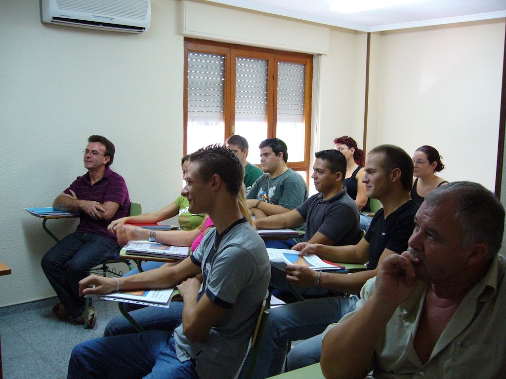 CENTRO DE BELLEZA Y SALUD MARGARITA ORTUNO LAZARO Y EUSEBIO GARCIA LOPEZ. ESCUELA DE QUIROMASAJE Y TERAPIAS COMPLEMENTARIAS — Del propietario