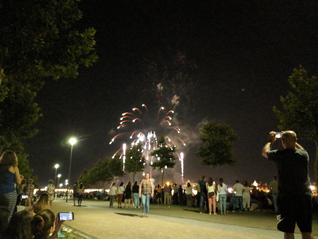 Aparcamiento C/las Lavanderas - Parque Margenes del Guadiana (Badajoz)