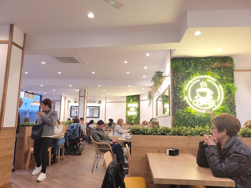 Vivari Coffee & Bakery olot — Ambiente