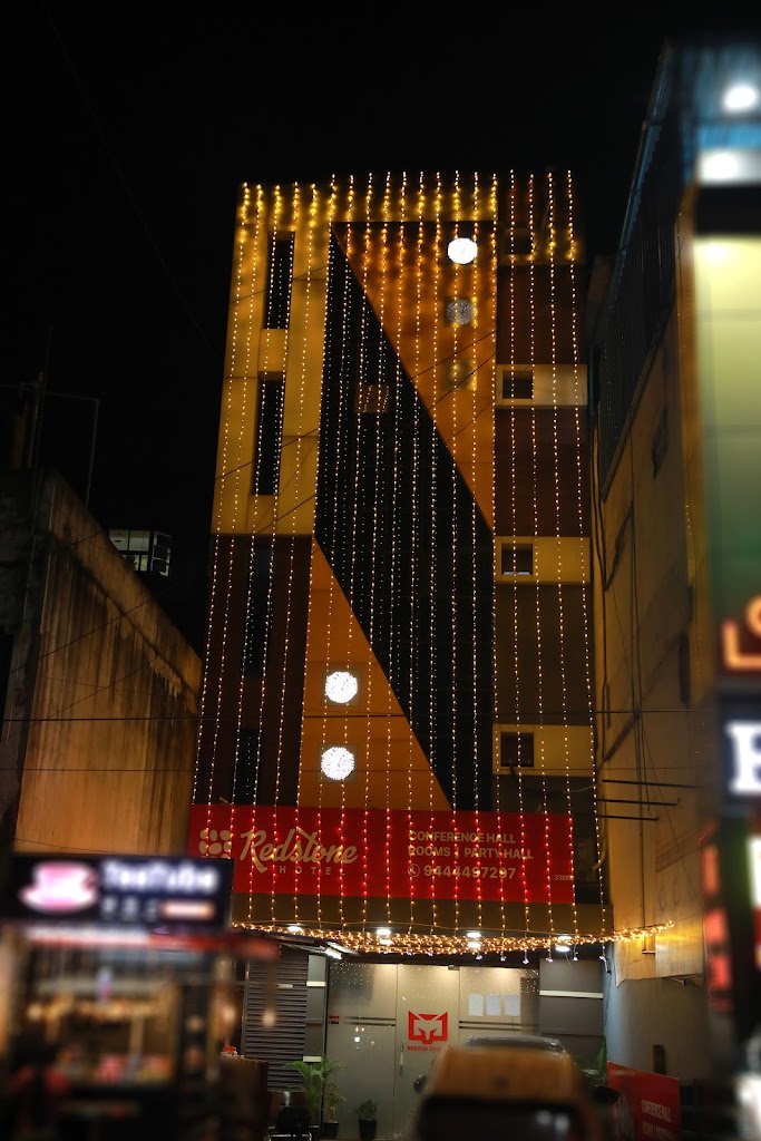 Redstone Hotel
