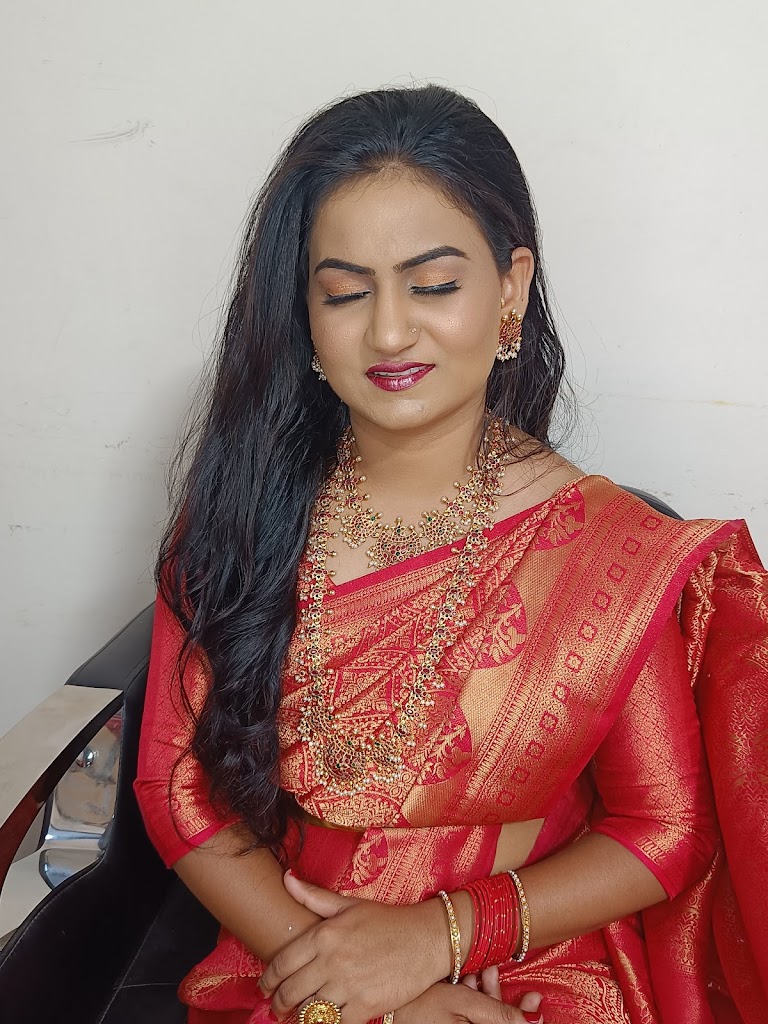 Aditi Beauty Clinic And Parlour