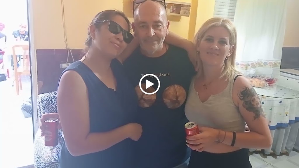 Cafeteria Los Pinos — Videos