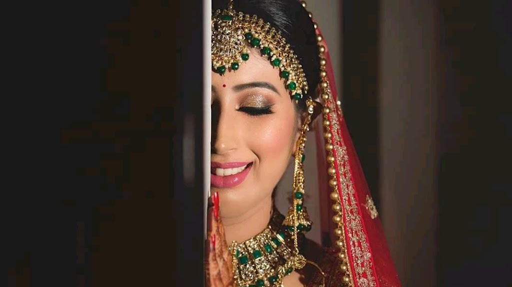 Royal Looks Beauty Salon Academy