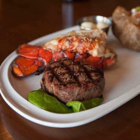  Mallory's Restaurant & Rooftop Bar