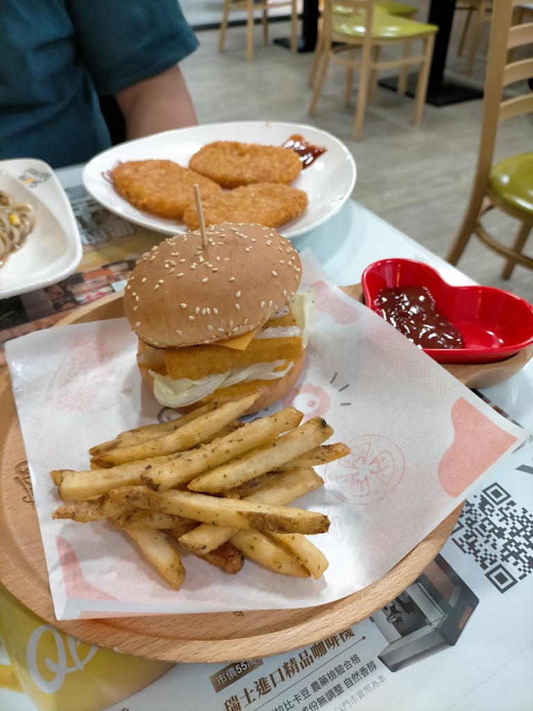 Q Burger 桃園萬壽店 的照片