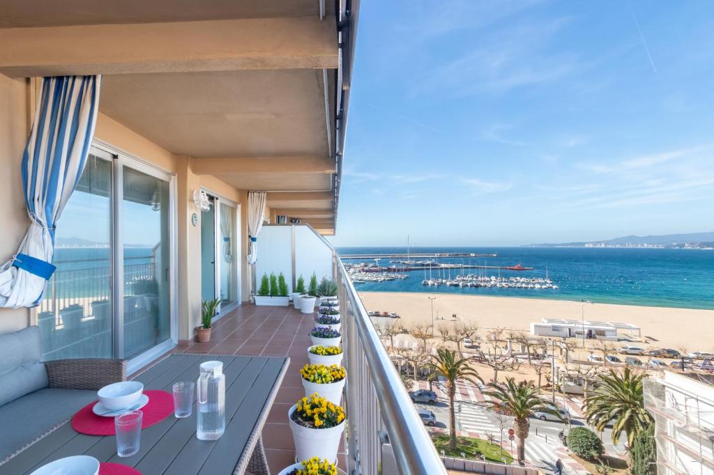 Apartamento primera linea de mar Palamos