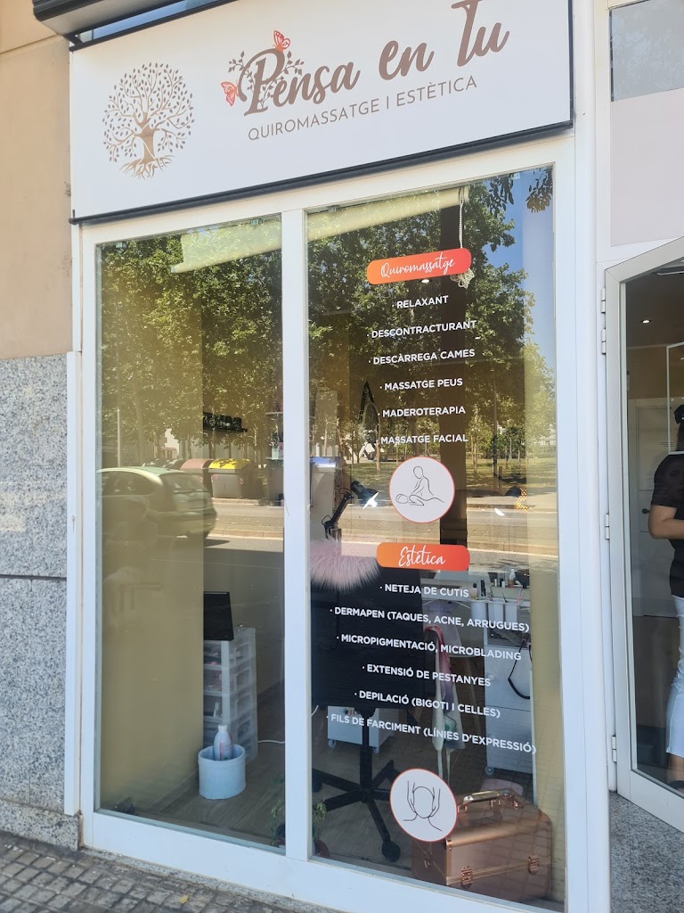 Pensa en Tu — Exterior