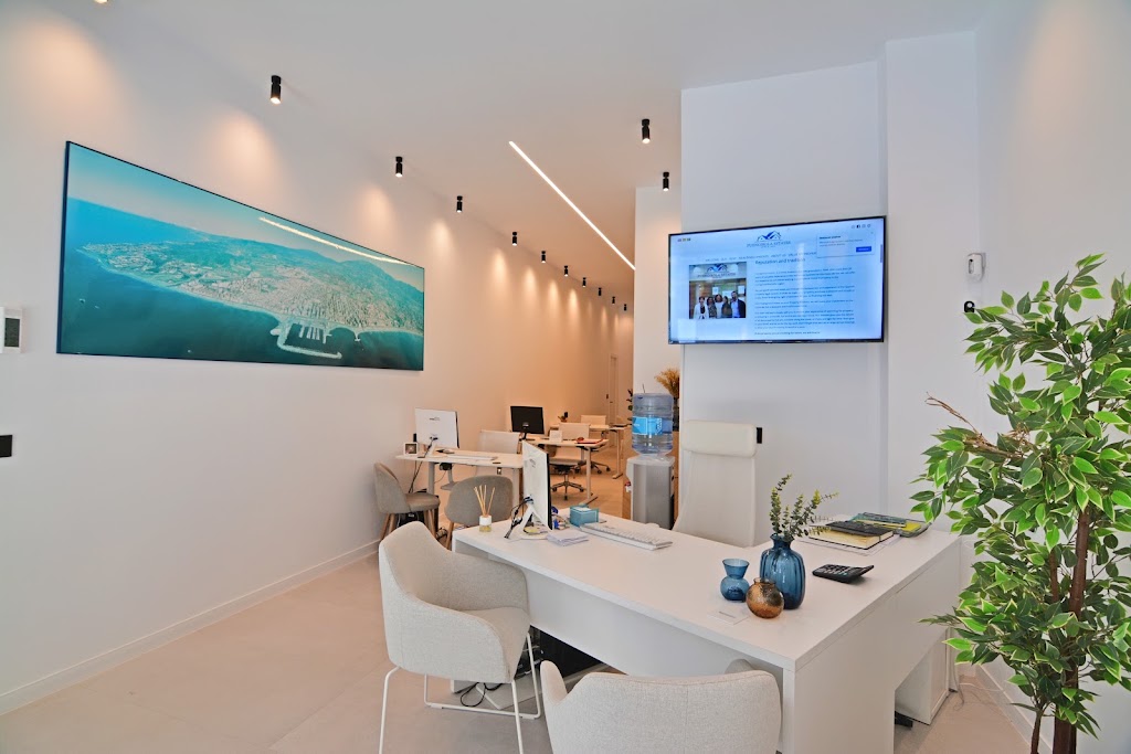 Fuengirola Estates — Interior