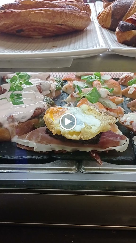 Cafeteria Mac's — Videos