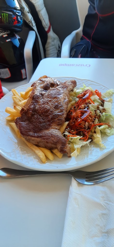 Bar EL Papelon. — Comida y bebida