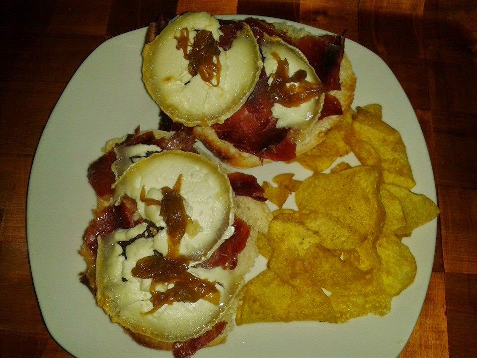 Bar Los Segovianos — Comida y bebida